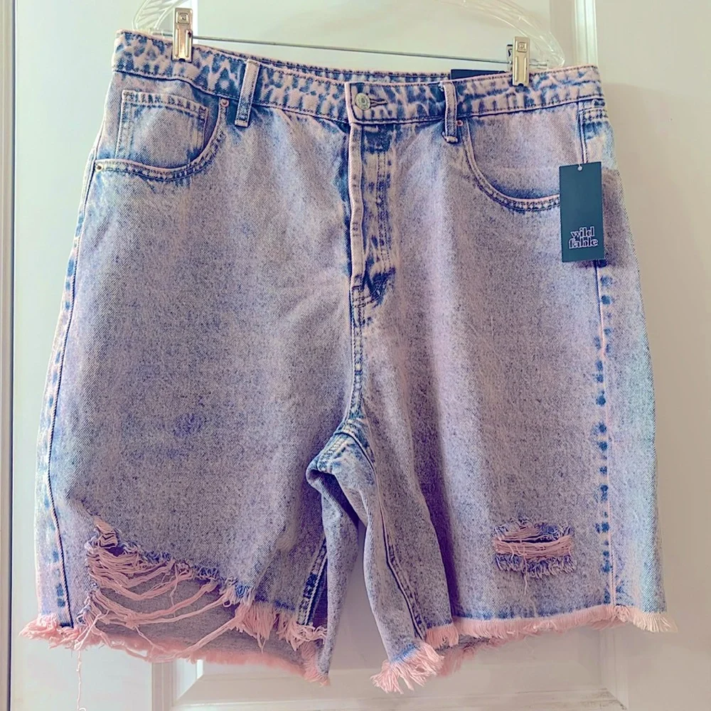 🆕 Wild Fable Women’s 16 Pink-Wash High-Rise Distressed Jean Shorts
